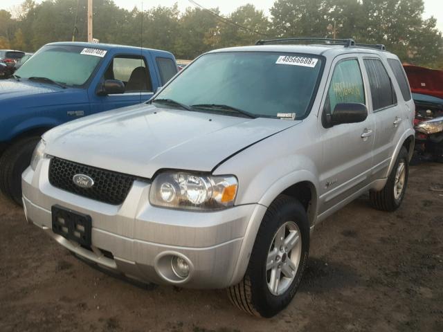 1FMCU95H05KB65249 - 2005 FORD ESCAPE HEV SILVER photo 2