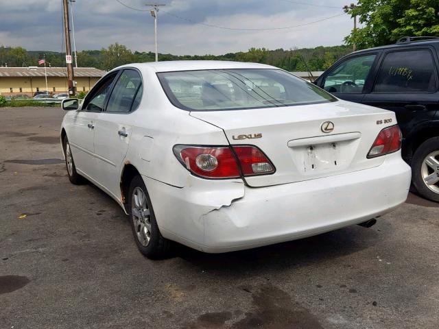 JTHBF30G225011771 - 2002 LEXUS ES 300 WHITE photo 3