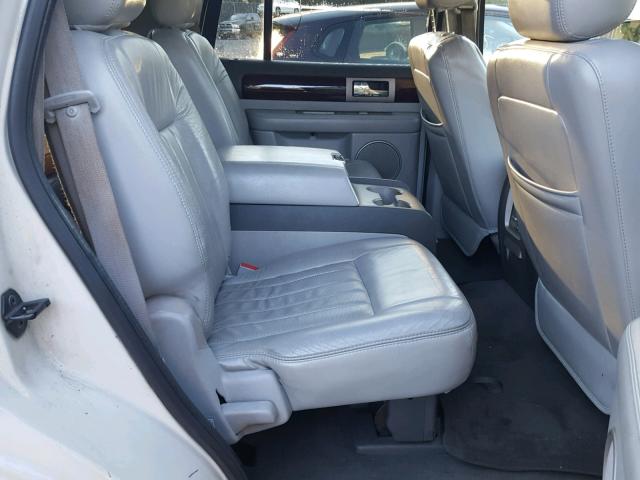 5LMFU28525LJ01470 - 2005 LINCOLN NAVIGATOR 白色 照片 6