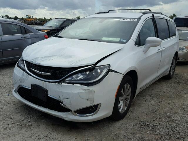 2C4RC1BG7HR535357 - 2017 CHRYSLER PACIFICA T WHITE photo 2