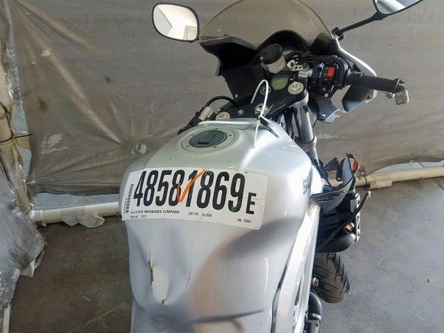 JS1VP53A932103603 - 2003 SUZUKI SV650 SILVER photo 5