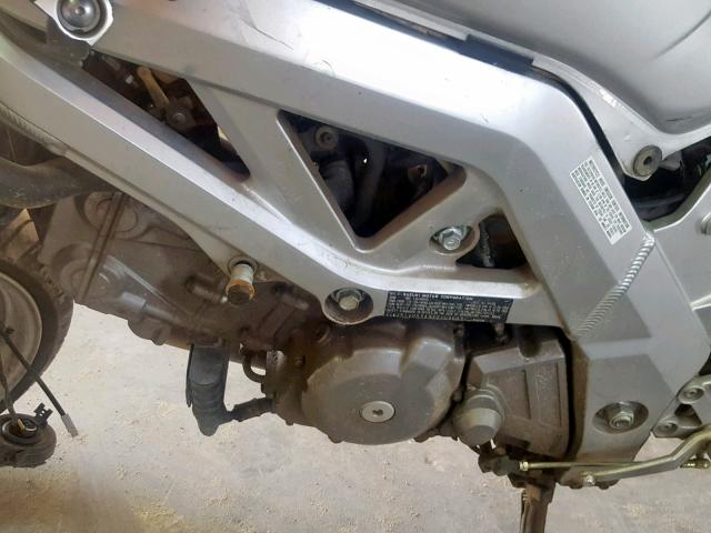 JS1VP53A932103603 - 2003 SUZUKI SV650 SILVER photo 7