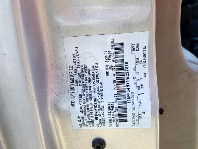 1FAFP34NX5W257870 - 2005 FORD FOCUS ZX4 SILVER photo 10