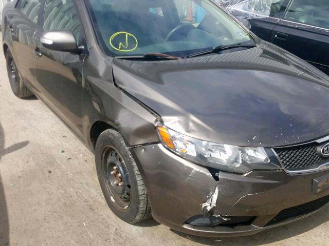 KNAFU4A25A5193236 - 2010 KIA FORTE EX BROWN photo 9