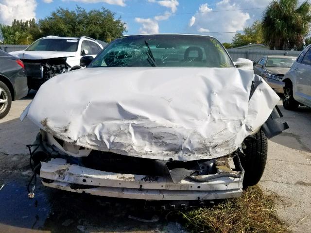 1G2WK52J92F216246 - 2002 PONTIAC GRAND PRIX WHITE photo 9