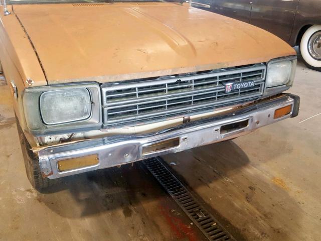 JT4RN44D4D1116072 - 1983 TOYOTA PICKUP 1/2 TAN photo 9