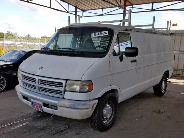 2B7HB21X9TK133668 - 1996 DODGE RAM VAN B2 WHITE photo 2