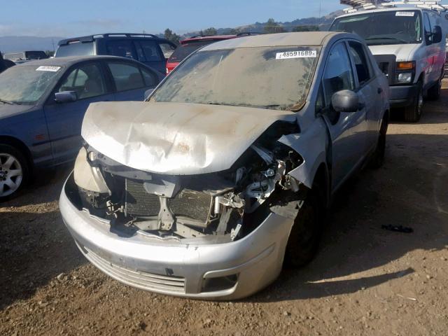 3N1CC11E49L483080 - 2009 NISSAN VERSA S SILVER photo 2