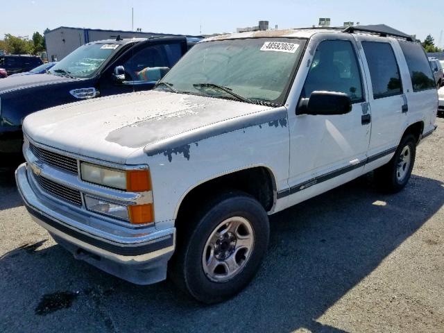 1GNEK13K6SJ399939 - 1995 CHEVROLET TAHOE K150 WHITE photo 2