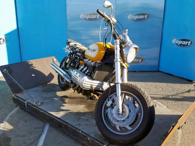 1HFSC3419WA100255 - 1998 HONDA GL1500 C/2 YELLOW photo 1