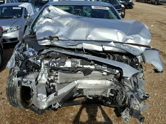 1G11D5RR6DF113602 - 2013 CHEVROLET MALIBU 1LT SILVER photo 9