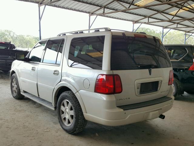 5LMFU285X6LJ28398 - 2006 LINCOLN NAVIGATOR თეთრი ფოტო 3
