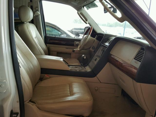 5LMFU285X6LJ28398 - 2006 LINCOLN NAVIGATOR თეთრი ფოტო 5