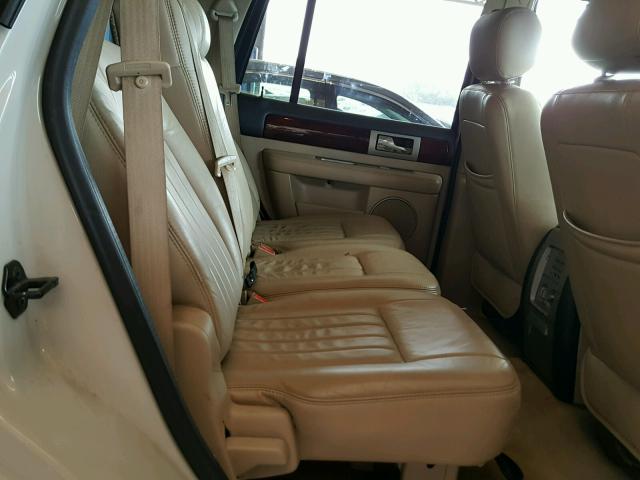 5LMFU285X6LJ28398 - 2006 LINCOLN NAVIGATOR თეთრი ფოტო 6