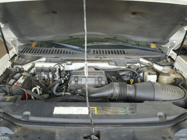 5LMFU285X6LJ28398 - 2006 LINCOLN NAVIGATOR თეთრი ფოტო 7