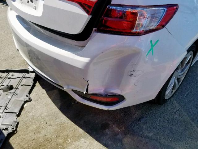 19UDE2F30JA005759 - 2018 ACURA ILX BASE WHITE photo 9