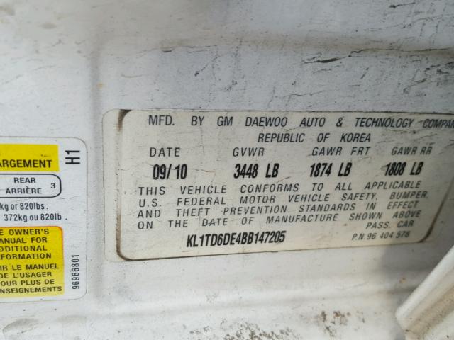 KL1TD6DE4BB147205 - 2011 CHEVROLET AVEO LS WHITE photo 10