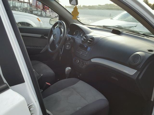 KL1TD6DE4BB147205 - 2011 CHEVROLET AVEO LS WHITE photo 5