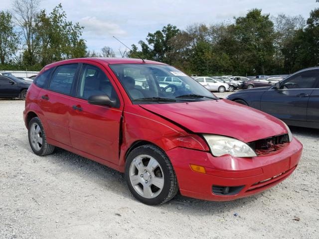 3FAFP37N15R130522 - 2005 FORD FOCUS ZX5 RED photo 1