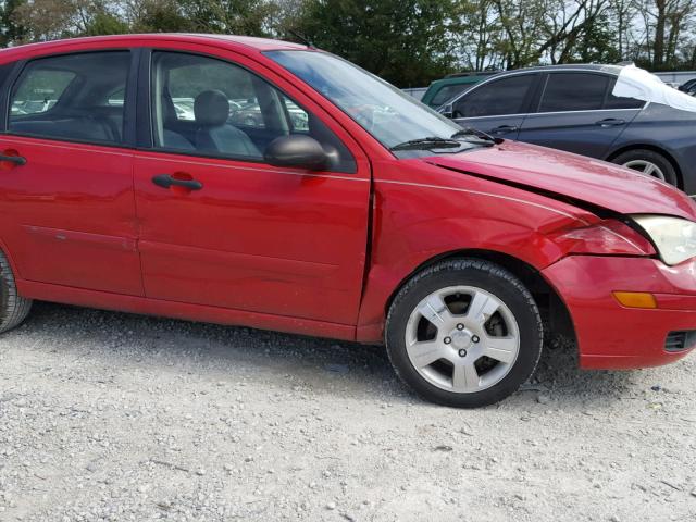 3FAFP37N15R130522 - 2005 FORD FOCUS ZX5 RED photo 9
