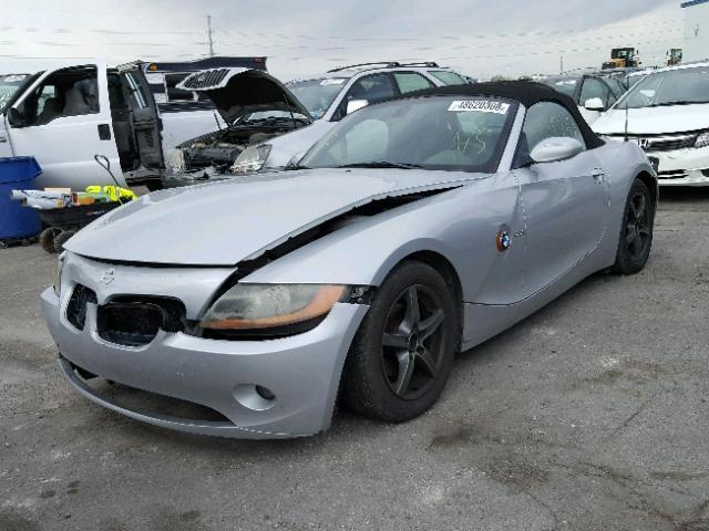 4USBT335X4LR68422 - 2004 BMW Z4 2.5 SILVER photo 2