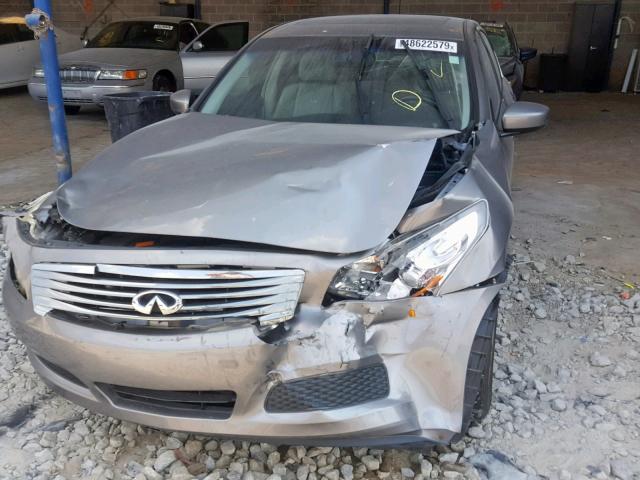 JNKCV61E19M014702 - 2009 INFINITI G37 BASE GRAY photo 9