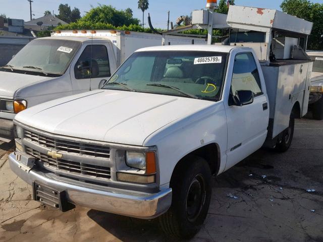 1GBGC34R7YR211238 - 2000 CHEVROLET C3500 WHITE photo 2