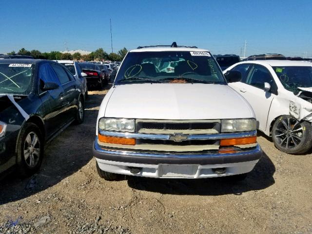 1GNDT13W81K201219 - 2001 CHEVROLET BLAZER WHITE photo 9