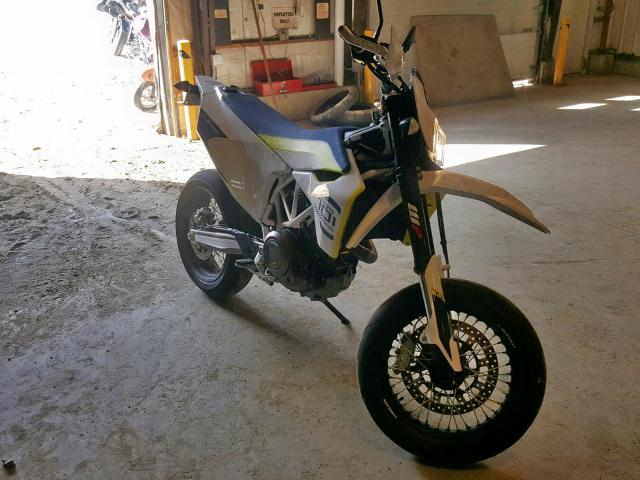 VBKUSV40XKM738613 - 2019 HUSQVARNA SUPERMOTO TWO TONE photo 1