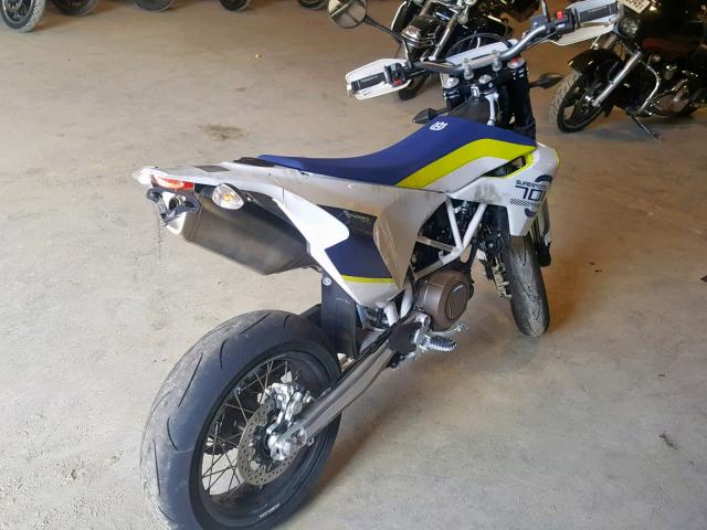 VBKUSV40XKM738613 - 2019 HUSQVARNA SUPERMOTO TWO TONE photo 4