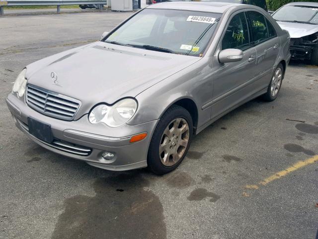 WDBRF84J15F650630 - 2005 MERCEDES-BENZ C 320 4MAT GRAY photo 2