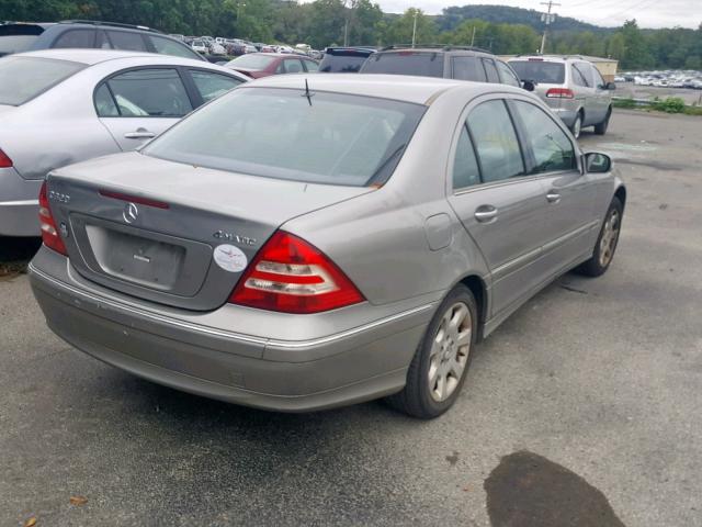 WDBRF84J15F650630 - 2005 MERCEDES-BENZ C 320 4MAT GRAY photo 4