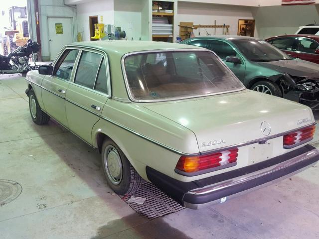 12312312042573 - 1977 MERCEDES-BENZ 240D GREEN photo 3