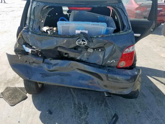 JTKKT624560157821 - 2006 TOYOTA SCION XA GRAY photo 9