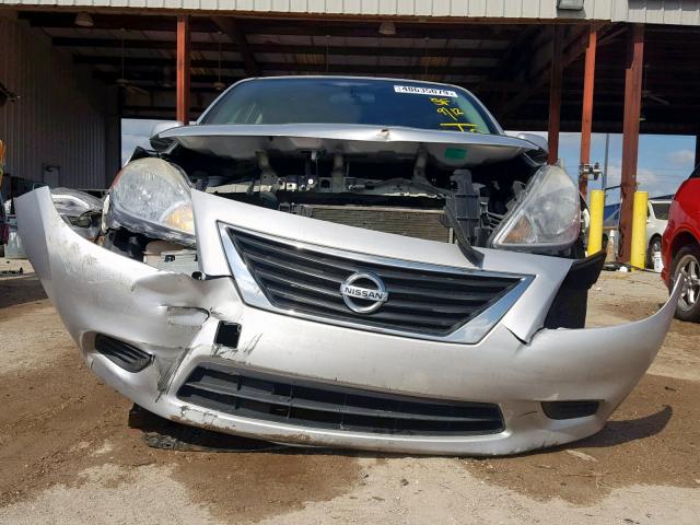 3N1CN7AP9DL843810 - 2013 NISSAN VERSA S SILVER photo 9