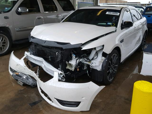 1FAHP2KT6HG137468 - 2017 FORD TAURUS SHO WHITE photo 2