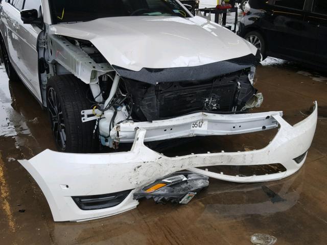 1FAHP2KT6HG137468 - 2017 FORD TAURUS SHO WHITE photo 9