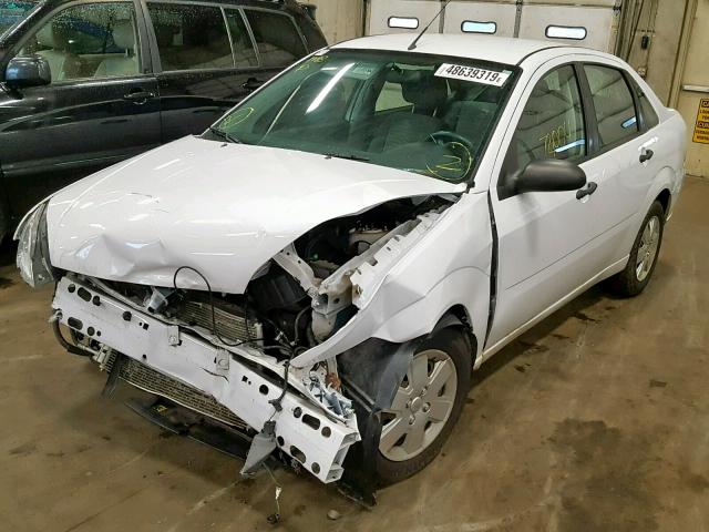 1FAHP34N57W289816 - 2007 FORD FOCUS ZX4 WHITE photo 1