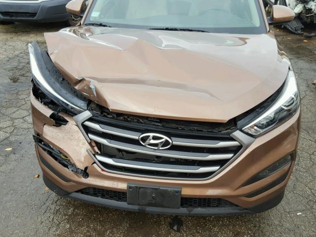 KM8J33A42GU031912 - 2016 HYUNDAI TUCSON LIM BROWN photo 7