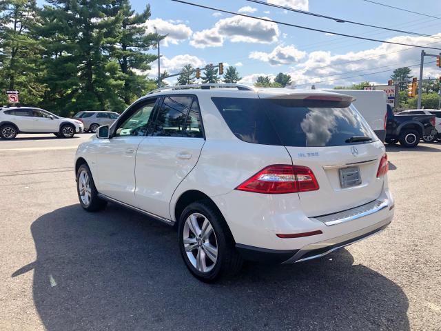 4JGDA5HB9CA081835 - 2012 MERCEDES-BENZ ML 350 4MA WHITE photo 4