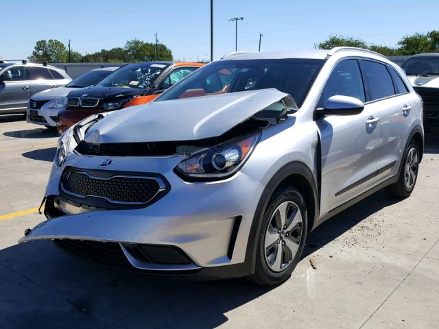 KNDCB3LC9J5174880 - 2018 KIA NIRO FE SILVER photo 2