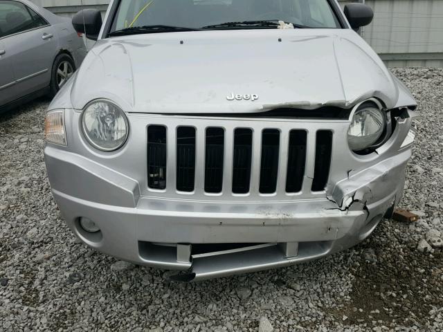 1J4NF4FB8AD537739 - 2010 JEEP COMPASS SP SILVER photo 9