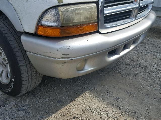 1B7GL42X52S640610 - 2002 DODGE DAKOTA SLT WHITE photo 9