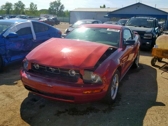 1ZVFT80N565264397 - 2006 FORD MUSTANG RED photo 2