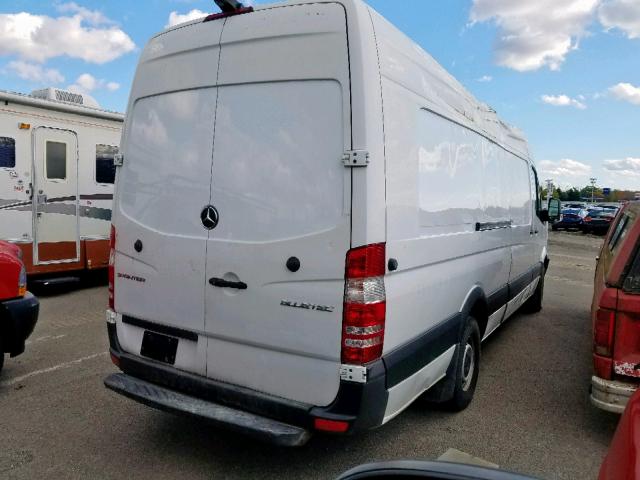 WD3PE8CD1GP307640 - 2016 MERCEDES-BENZ SPRINTER 2 WHITE photo 4