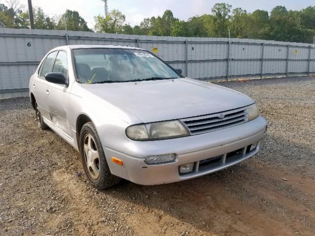 1N4BU31D5SC100117 - 1995 NISSAN ALTIMA XE SILVER photo 1