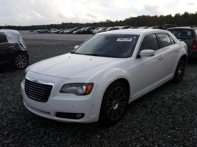 2C3CCABG8DH515144 - 2013 CHRYSLER 300 V6 WHITE photo 2