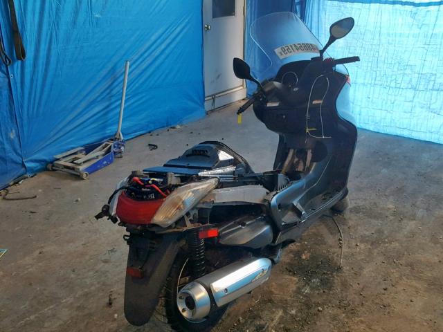 JYASH03Y65A001279 - 2005 YAMAHA YP400 GRAY photo 4