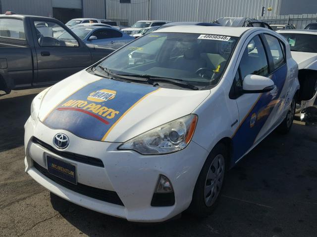 JTDKDTB32D1535952 - 2013 TOYOTA PRIUS C WHITE photo 2