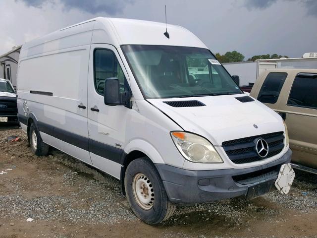 WD3PE8CB9B5587942 - 2011 MERCEDES-BENZ SPRINTER 2 WHITE photo 1